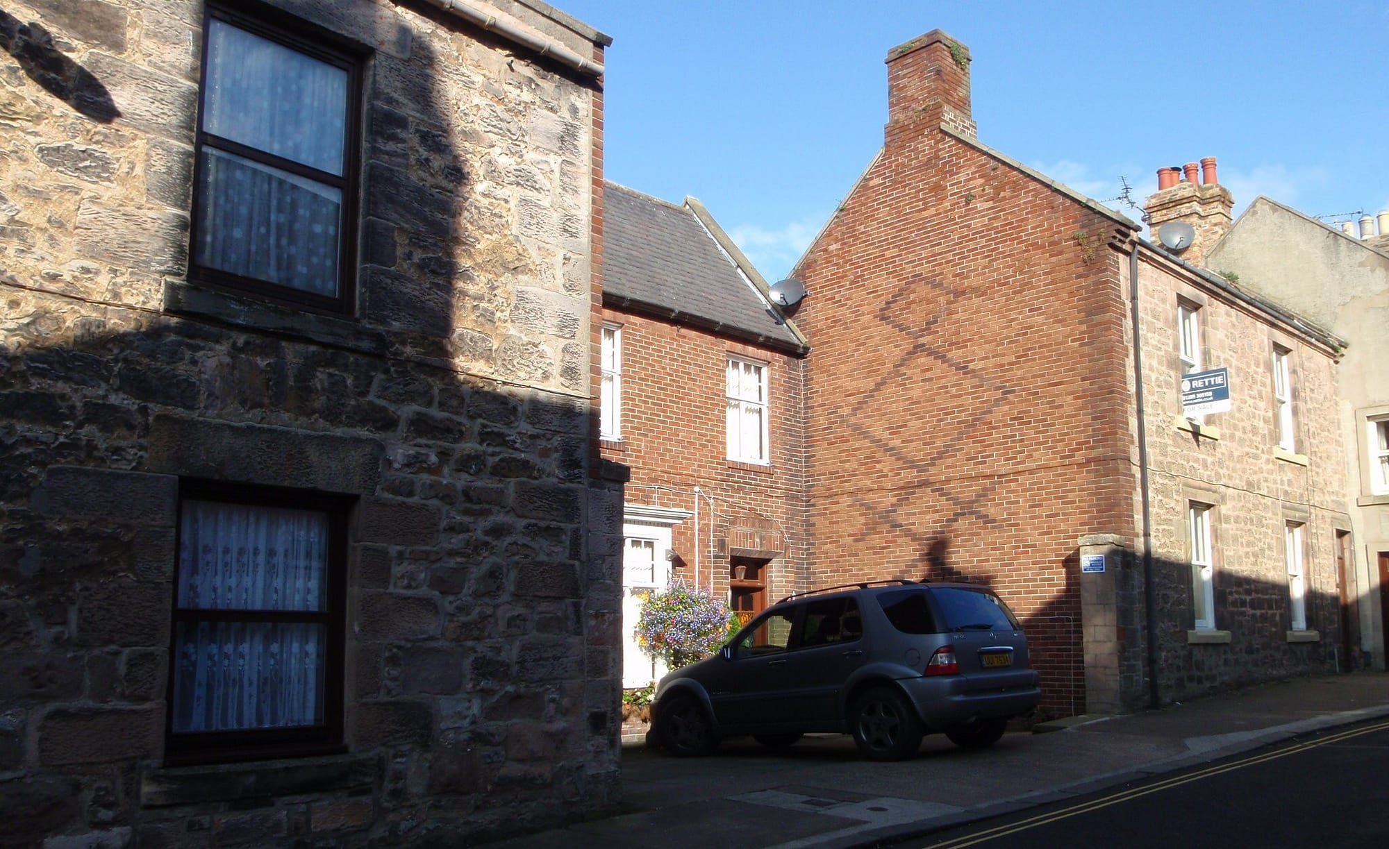 17 Tweed Street